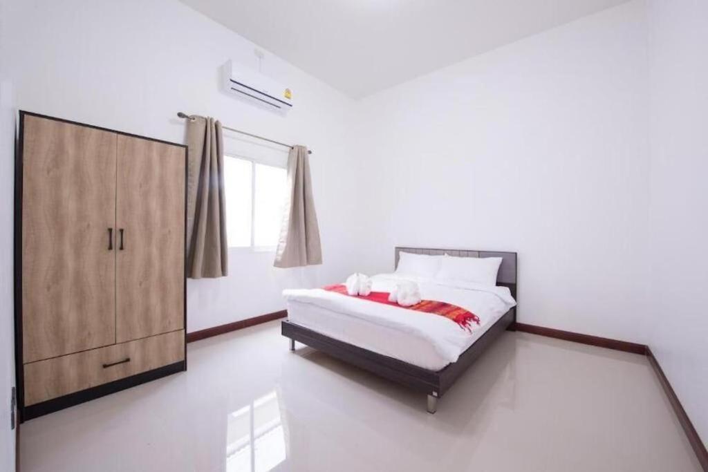 Bees Smile Hotel Чианг Рай Екстериор снимка