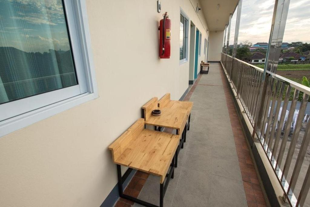 Bees Smile Hotel Чианг Рай Екстериор снимка