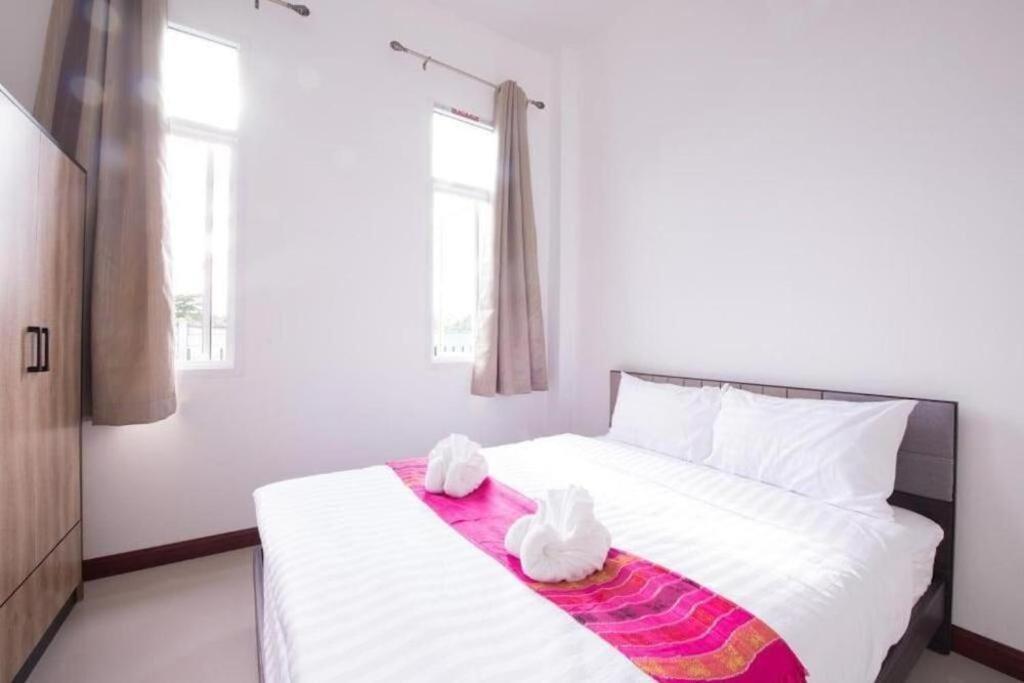 Bees Smile Hotel Чианг Рай Екстериор снимка