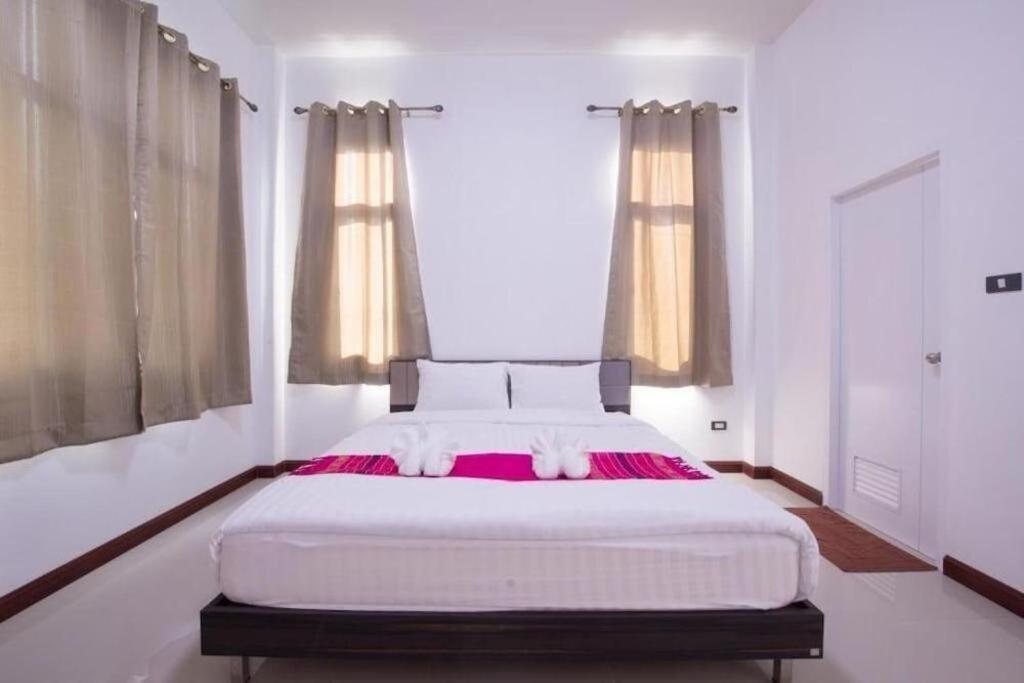 Bees Smile Hotel Чианг Рай Екстериор снимка