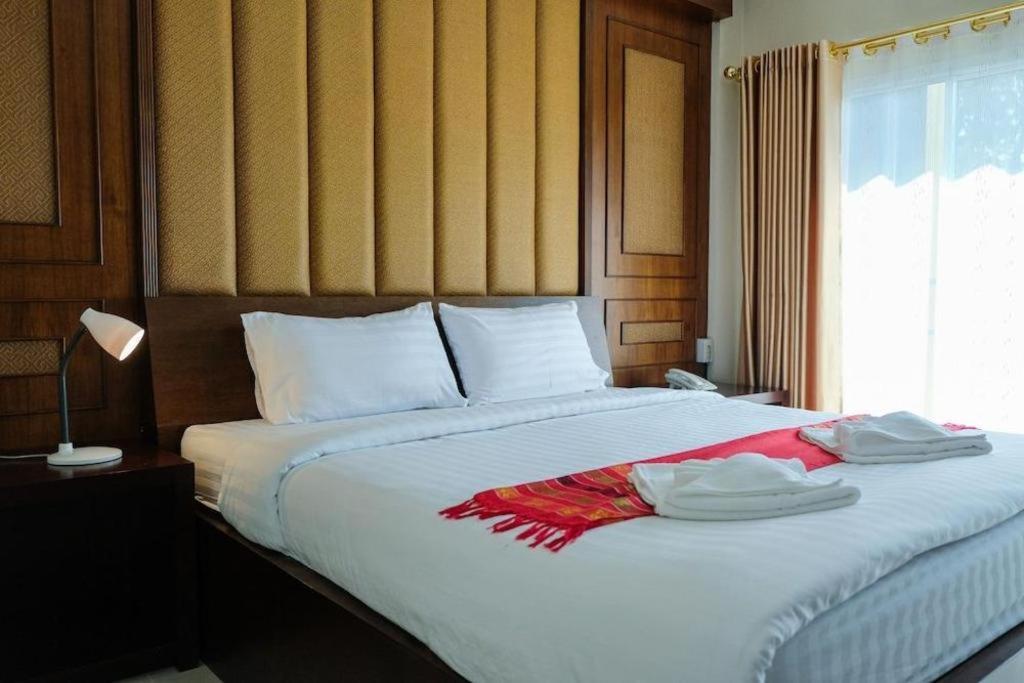 Bees Smile Hotel Чианг Рай Екстериор снимка