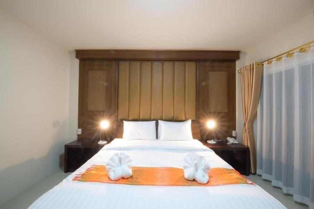 Bees Smile Hotel Чианг Рай Екстериор снимка