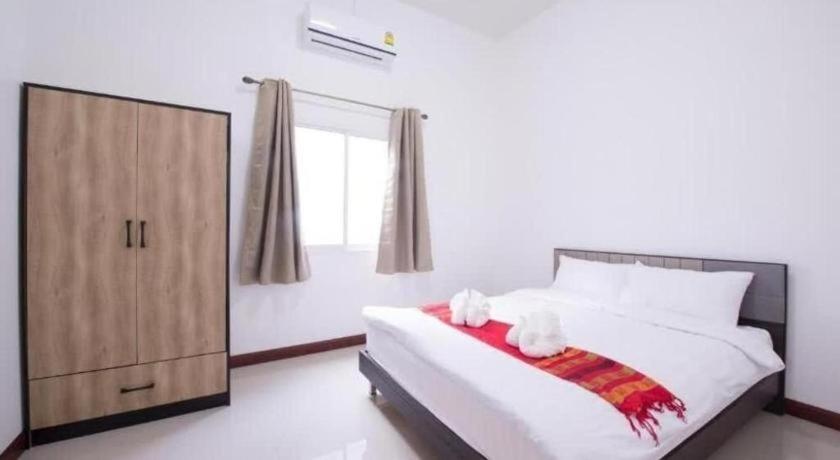 Bees Smile Hotel Чианг Рай Екстериор снимка