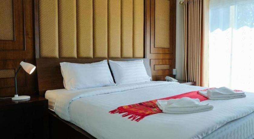 Bees Smile Hotel Чианг Рай Екстериор снимка
