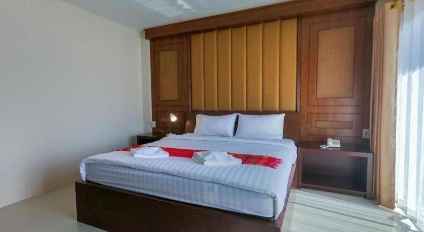 Bees Smile Hotel Чианг Рай Екстериор снимка