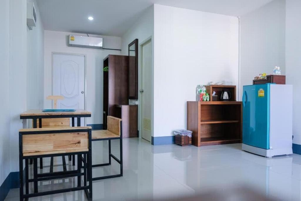 Bees Smile Hotel Чианг Рай Екстериор снимка