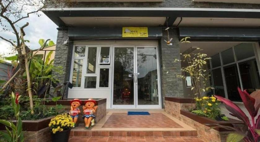 Bees Smile Hotel Чианг Рай Екстериор снимка