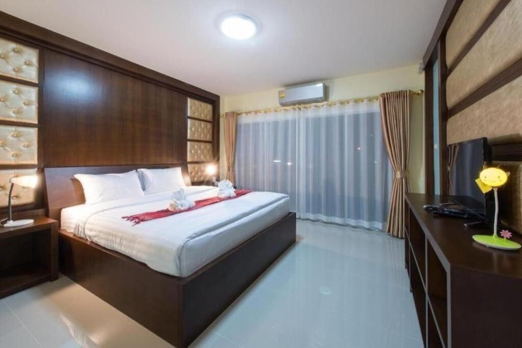 Bees Smile Hotel Чианг Рай Екстериор снимка